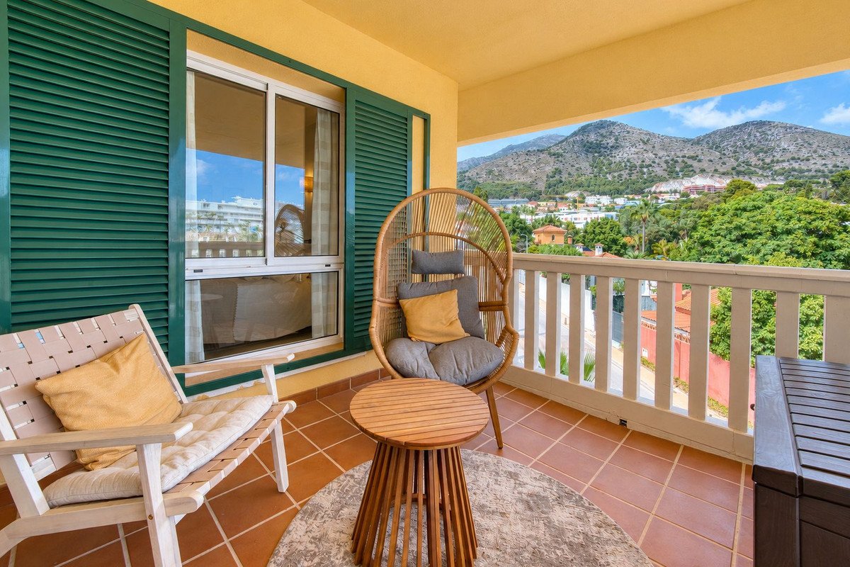 2 Bed Middle Floor Apartment in Fuengirola