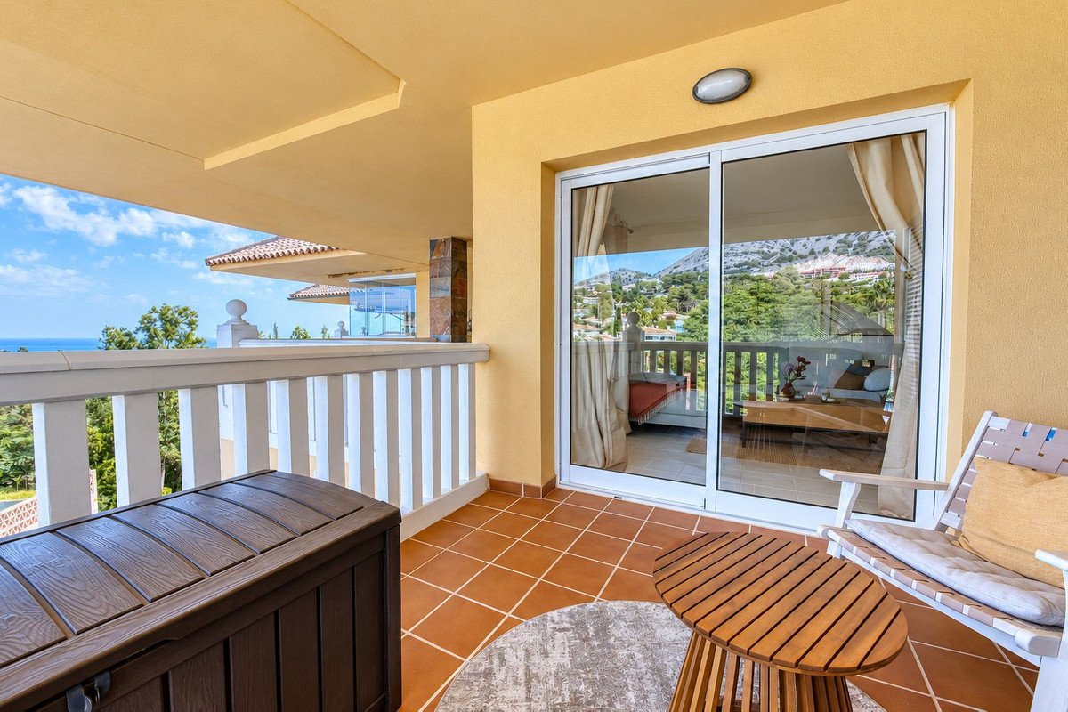 2 Bed Middle Floor Apartment in Fuengirola