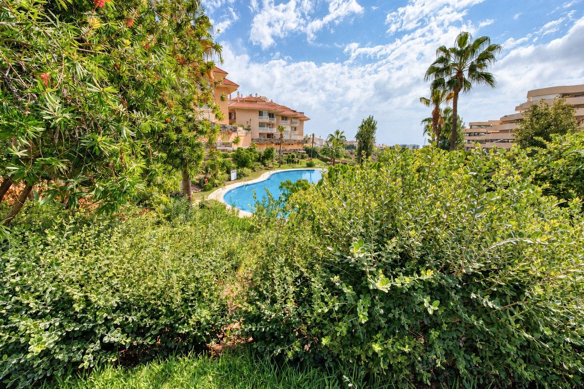 2 Bed Middle Floor Apartment in Fuengirola