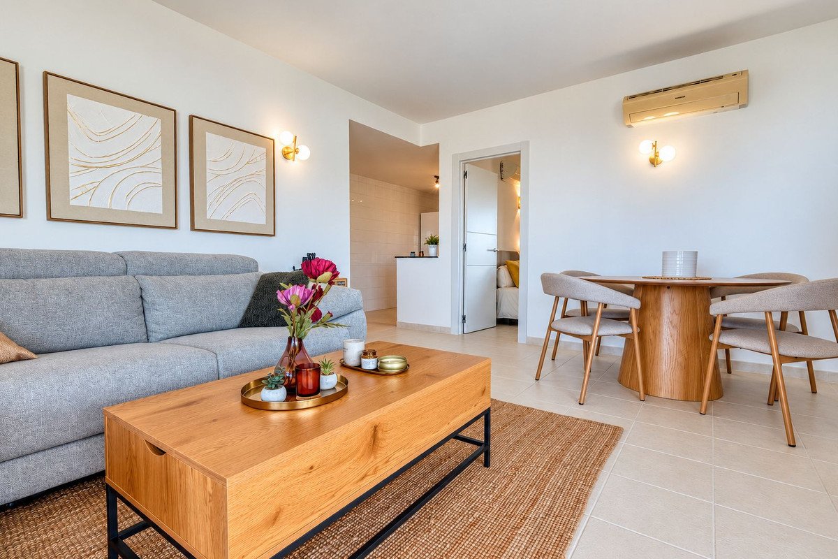 2 Bed Middle Floor Apartment in Fuengirola