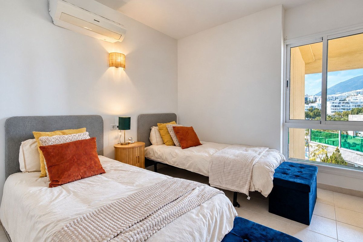 2 Bed Middle Floor Apartment in Fuengirola