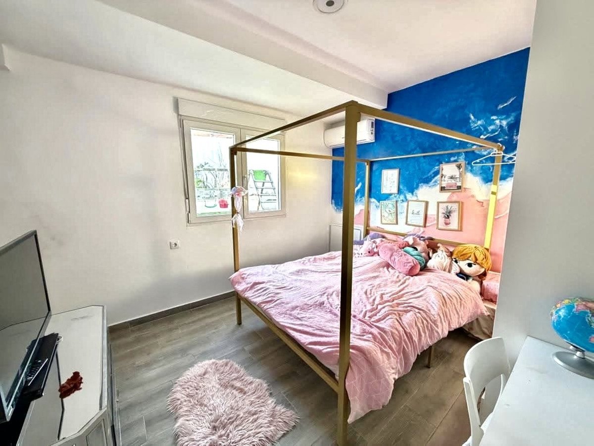 6 Bed Detached Villa in Villamartin
