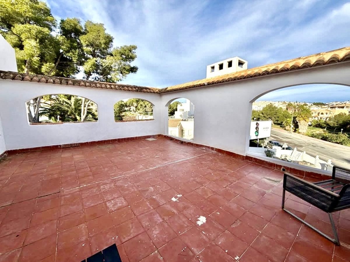 6 Bed Detached Villa in Villamartin
