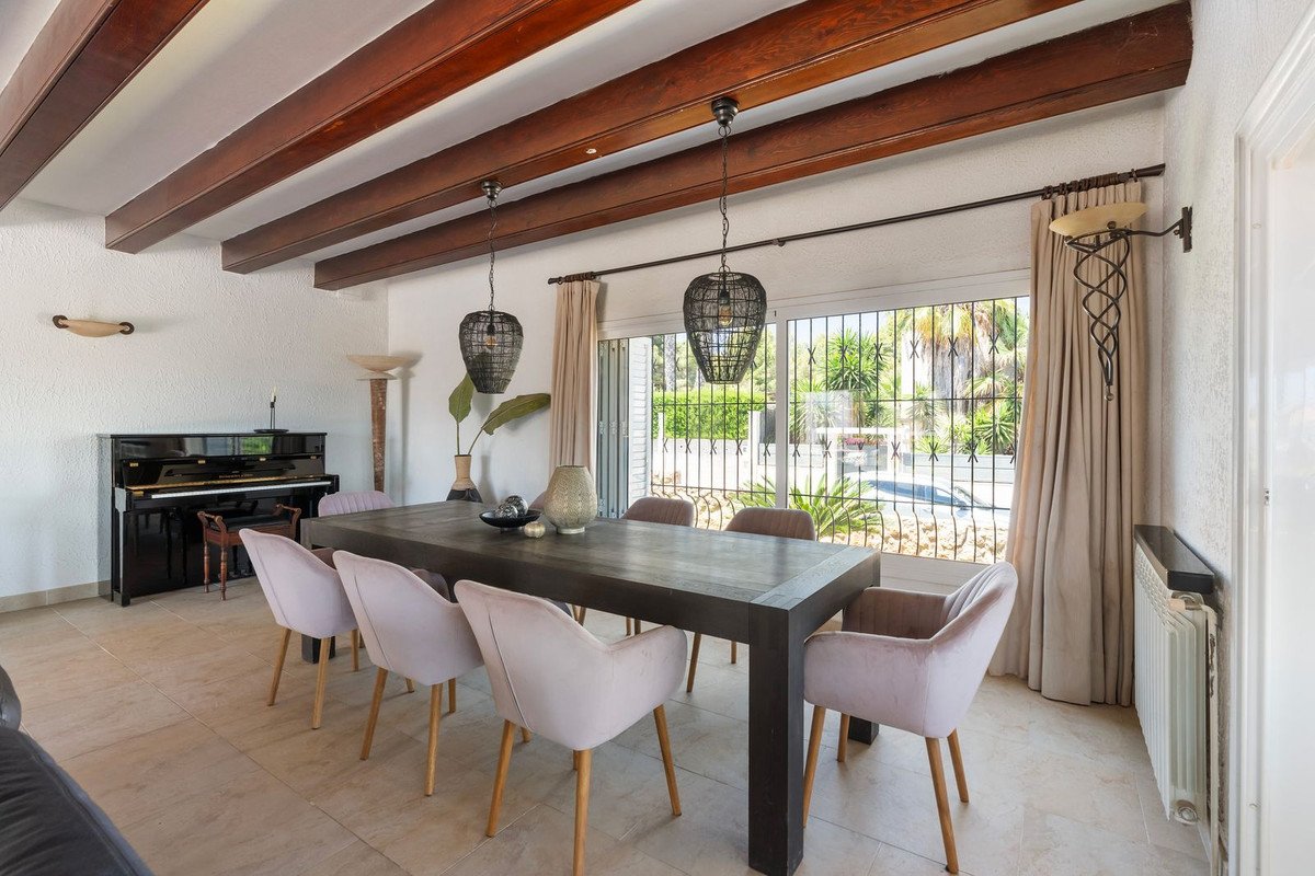 6 Bed Detached Villa in Sitges