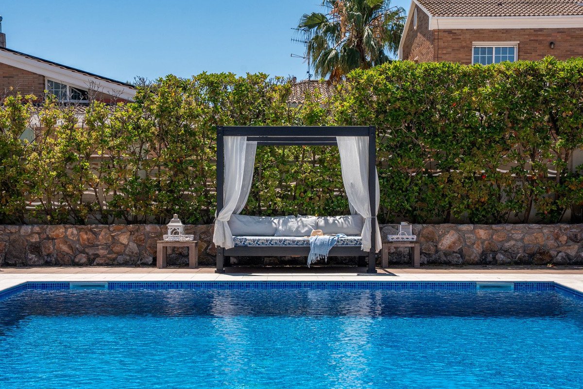 6 Bed Detached Villa in Sitges