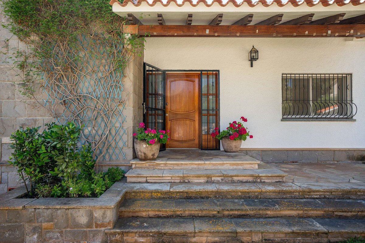 6 Bed Detached Villa in Sitges