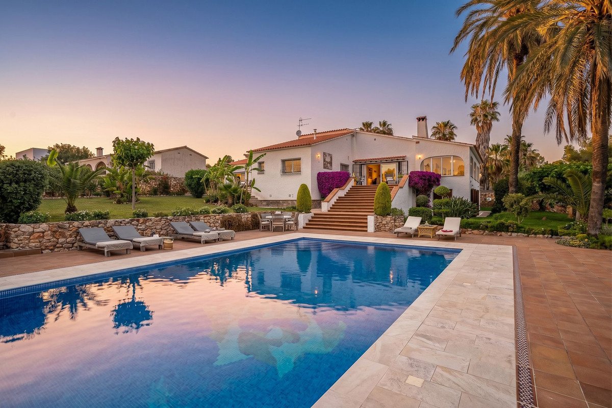 6 Bed Detached Villa in Sitges