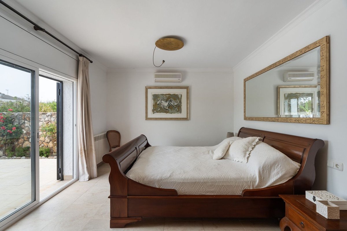 6 Bed Detached Villa in Sitges