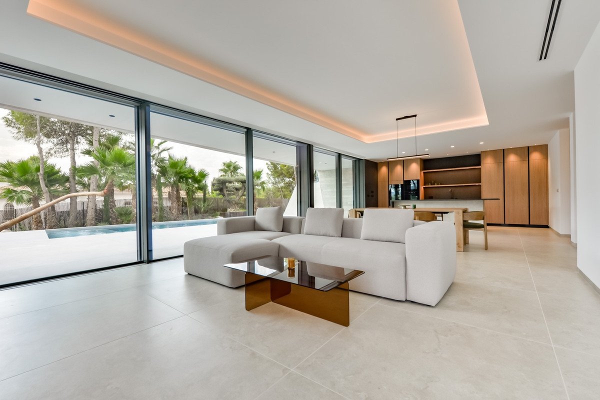 4 Bed Detached Villa in Altea