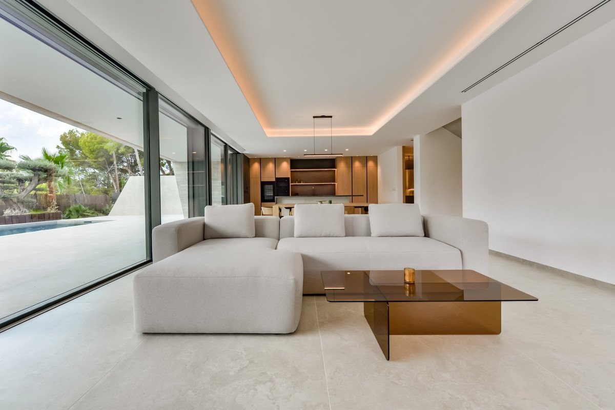 4 Bed Detached Villa in Altea