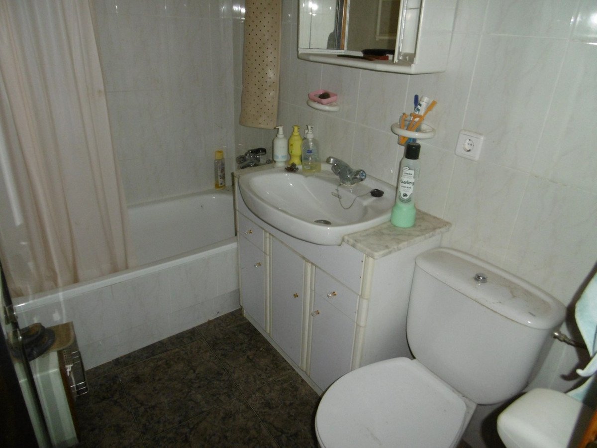 3 Bed Semi-Detached House in Yecla