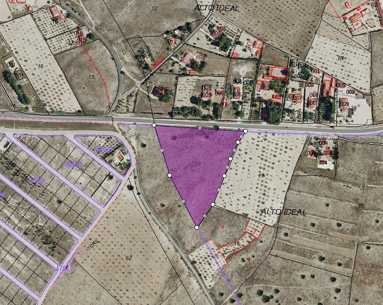 Land in Salinas