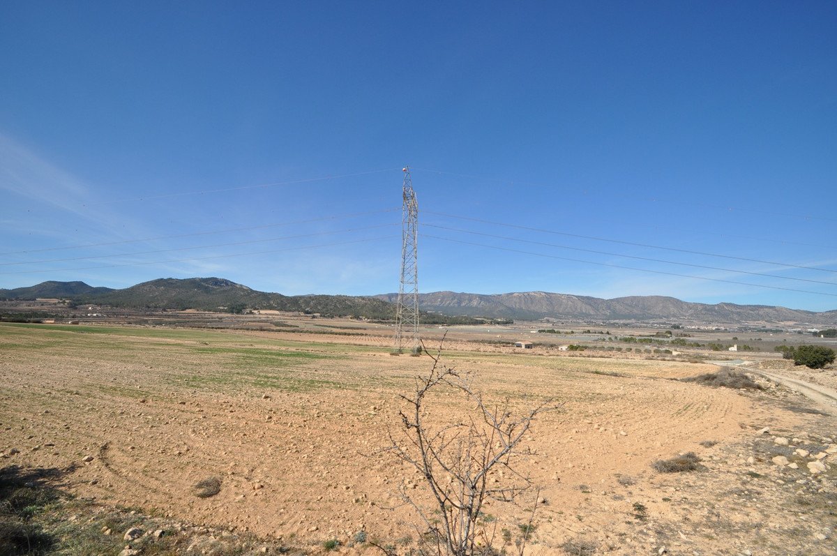 Land in Salinas