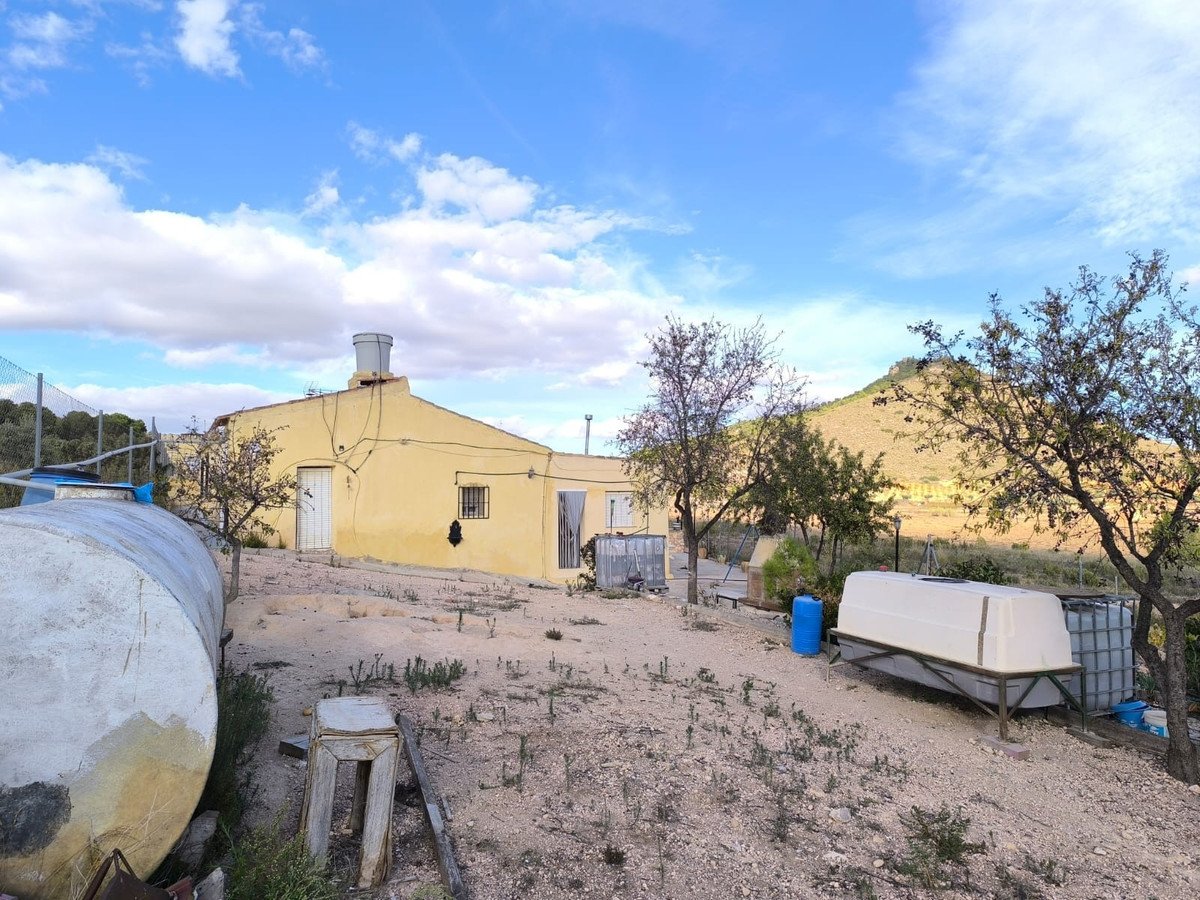3 Bed Finca - Cortijo in Yecla