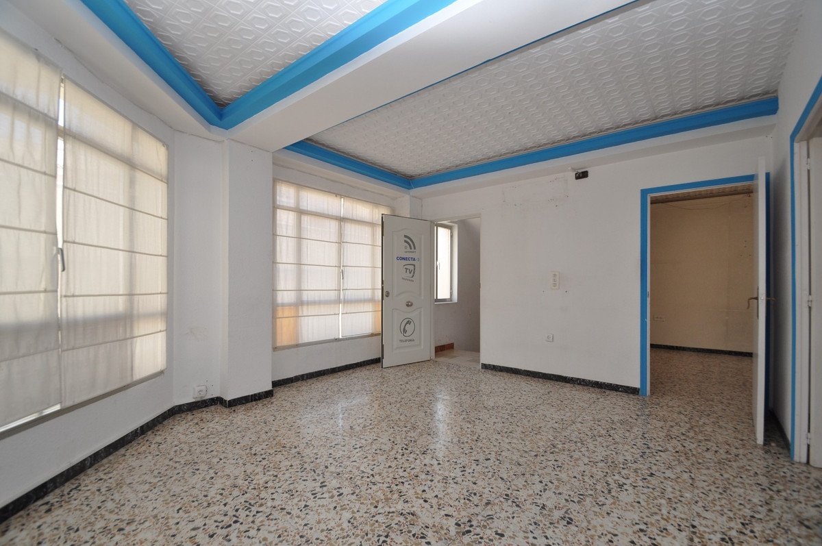 5 Bed Ground Floor Apartment in Pinoso