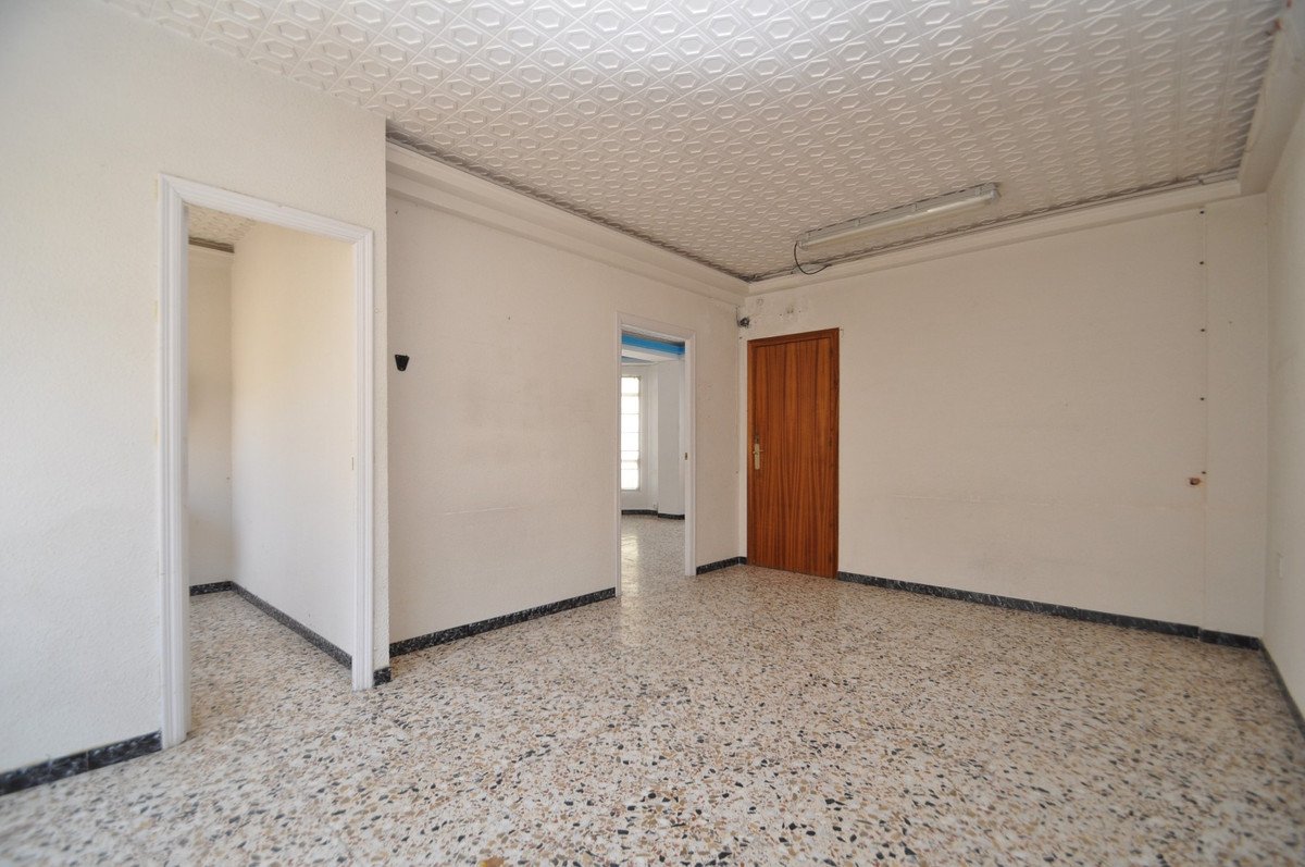 5 Bed Ground Floor Apartment in Pinoso