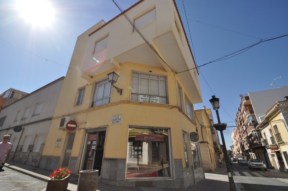 5 Bed Ground Floor Apartment in Pinoso