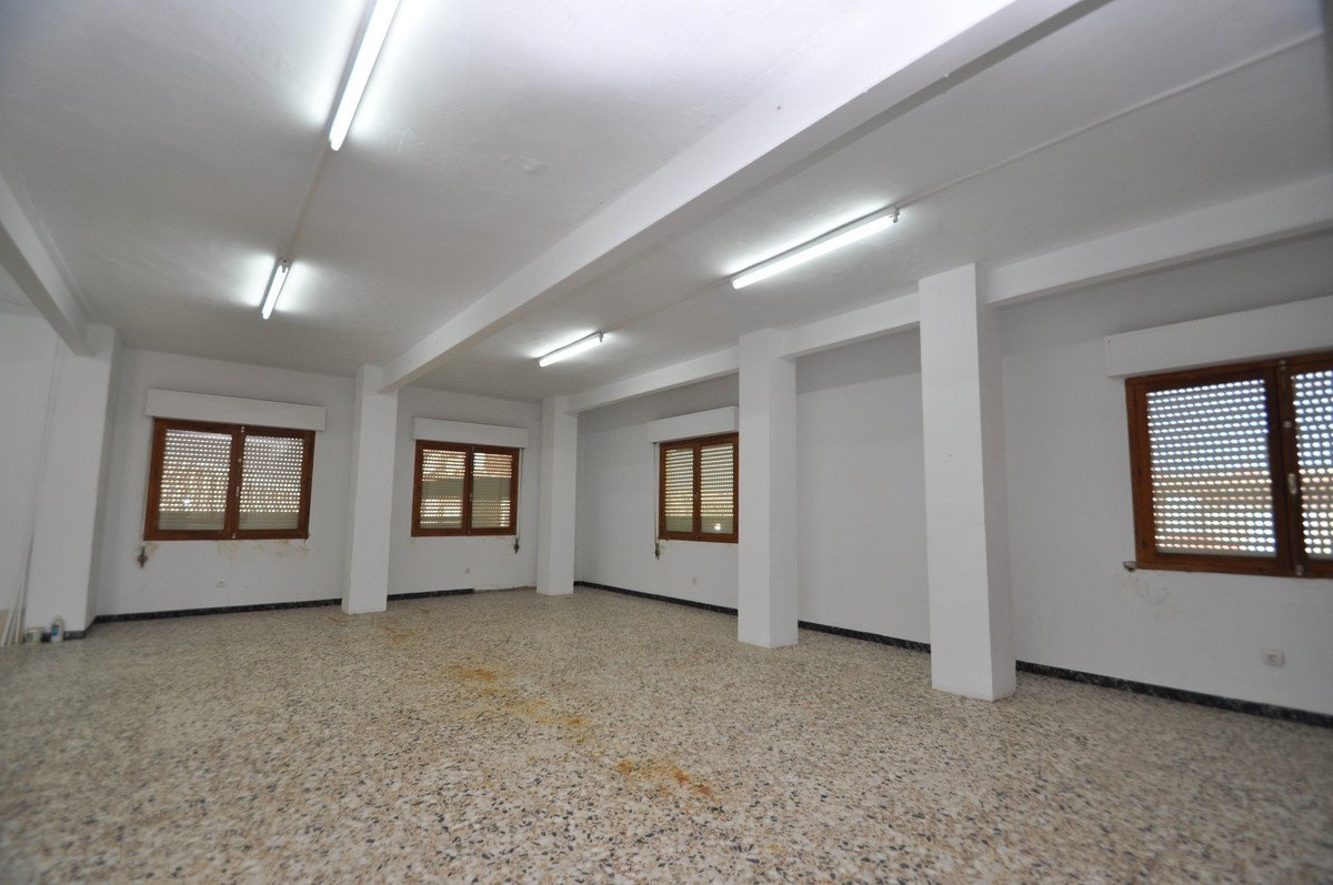 5 Bed Ground Floor Apartment in Pinoso