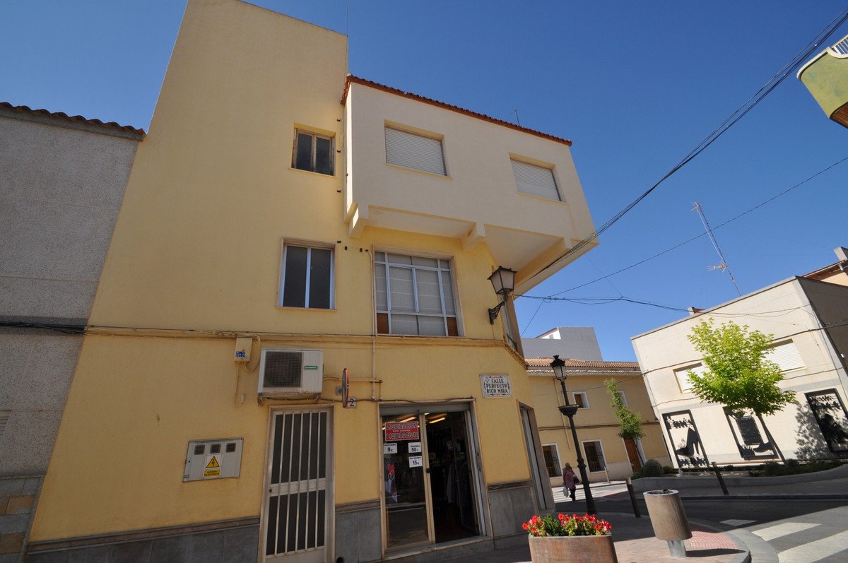 5 Bed Ground Floor Apartment in Pinoso