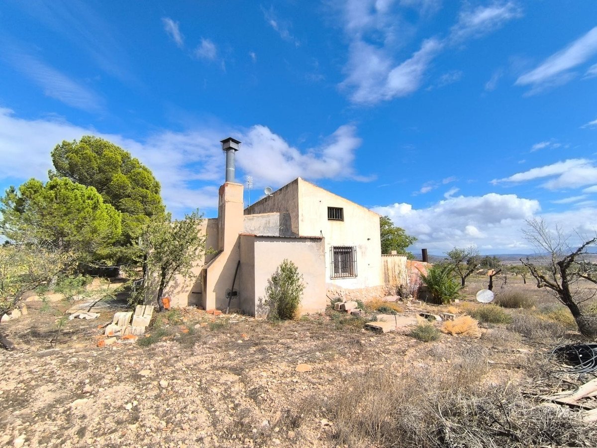 3 Bed Finca - Cortijo in Yecla
