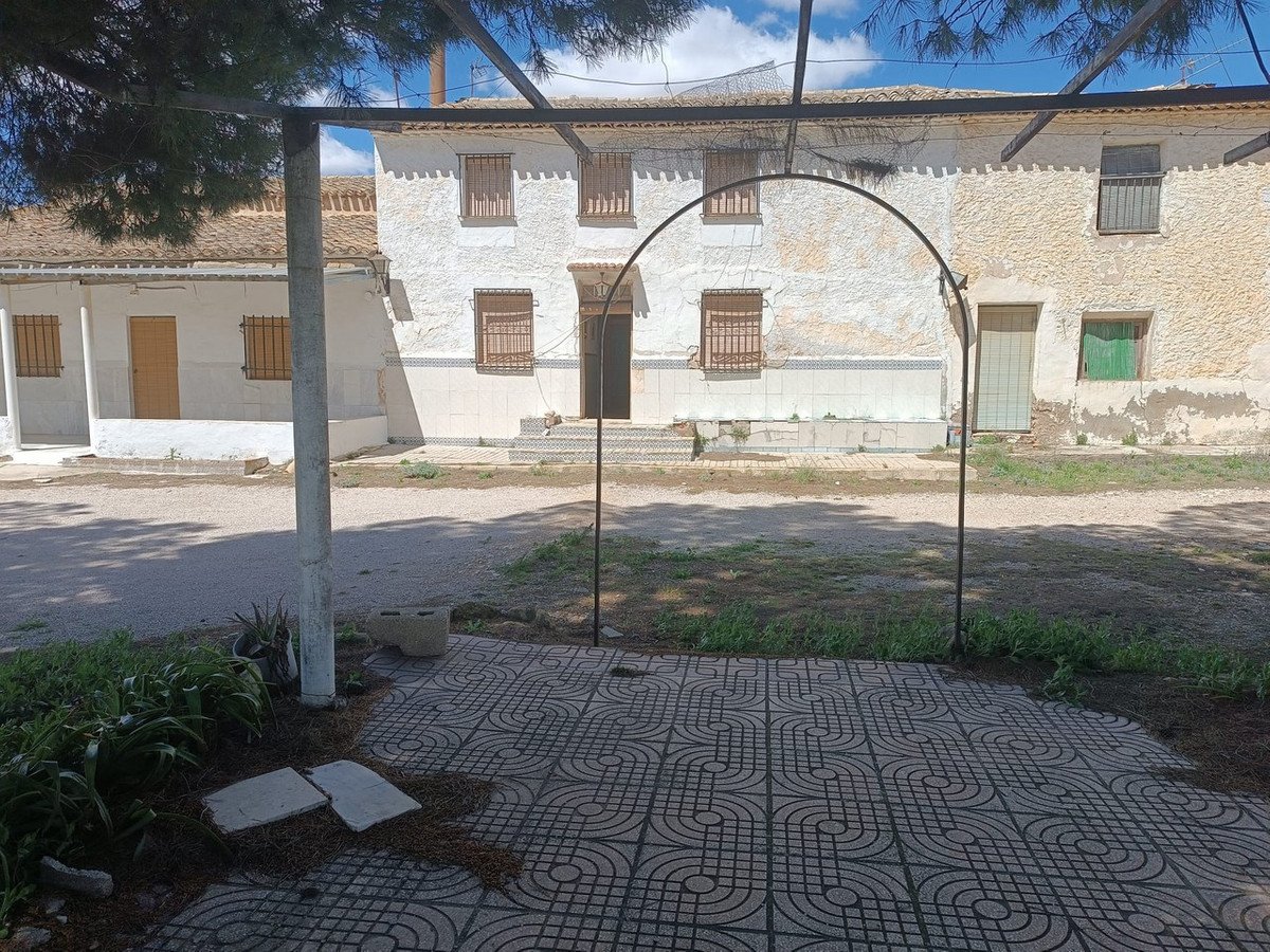 10 Bed Finca - Cortijo in Yecla