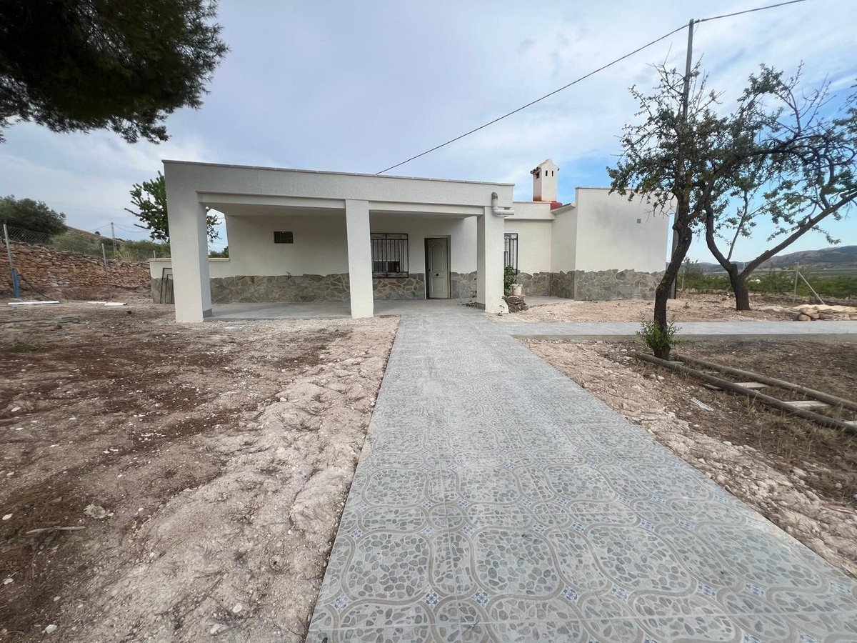 4 Bed Detached Villa in La Solana