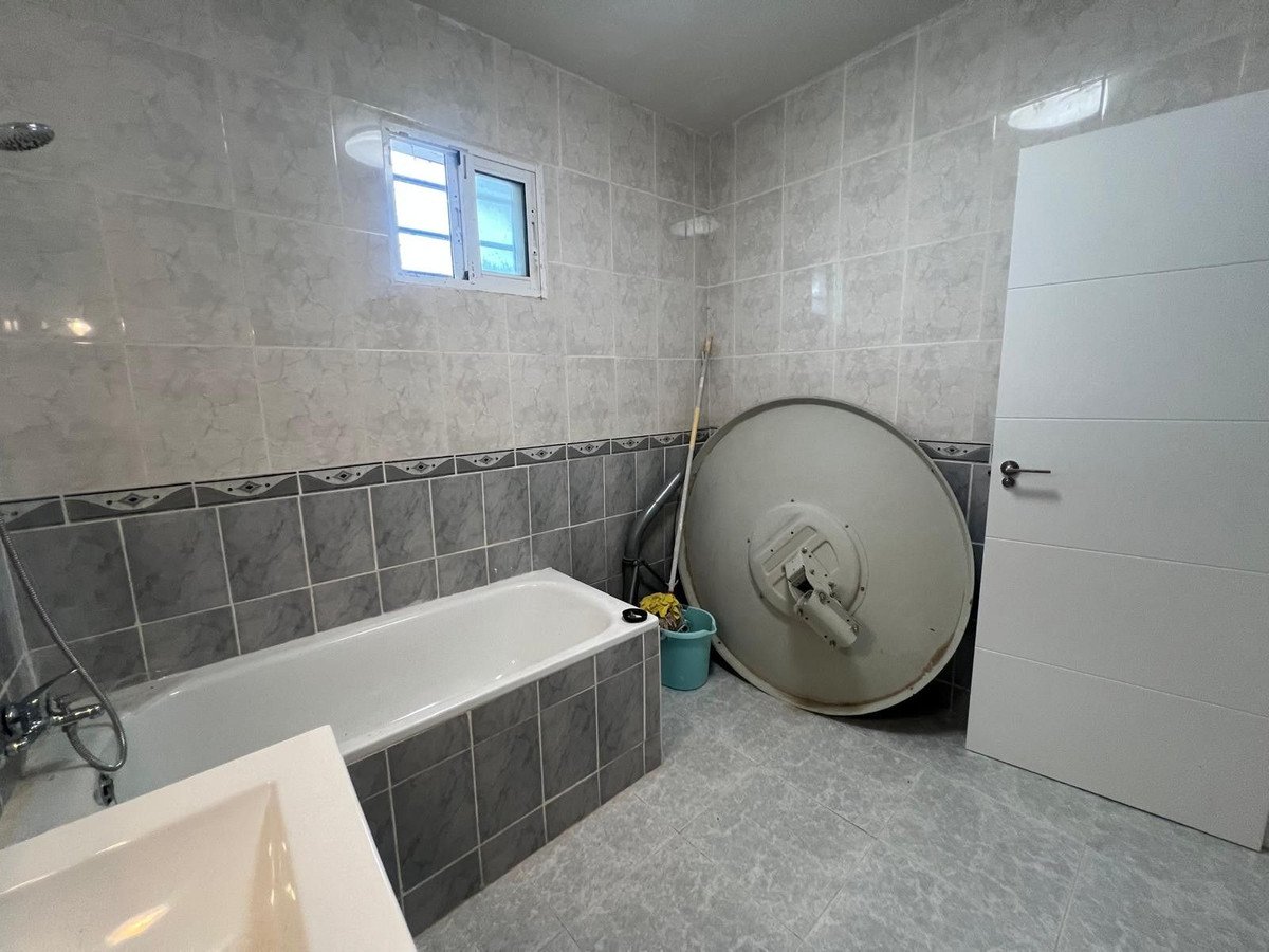 4 Bed Detached Villa in La Solana