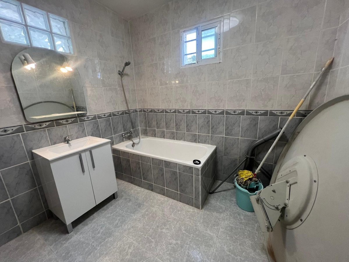 4 Bed Detached Villa in La Solana