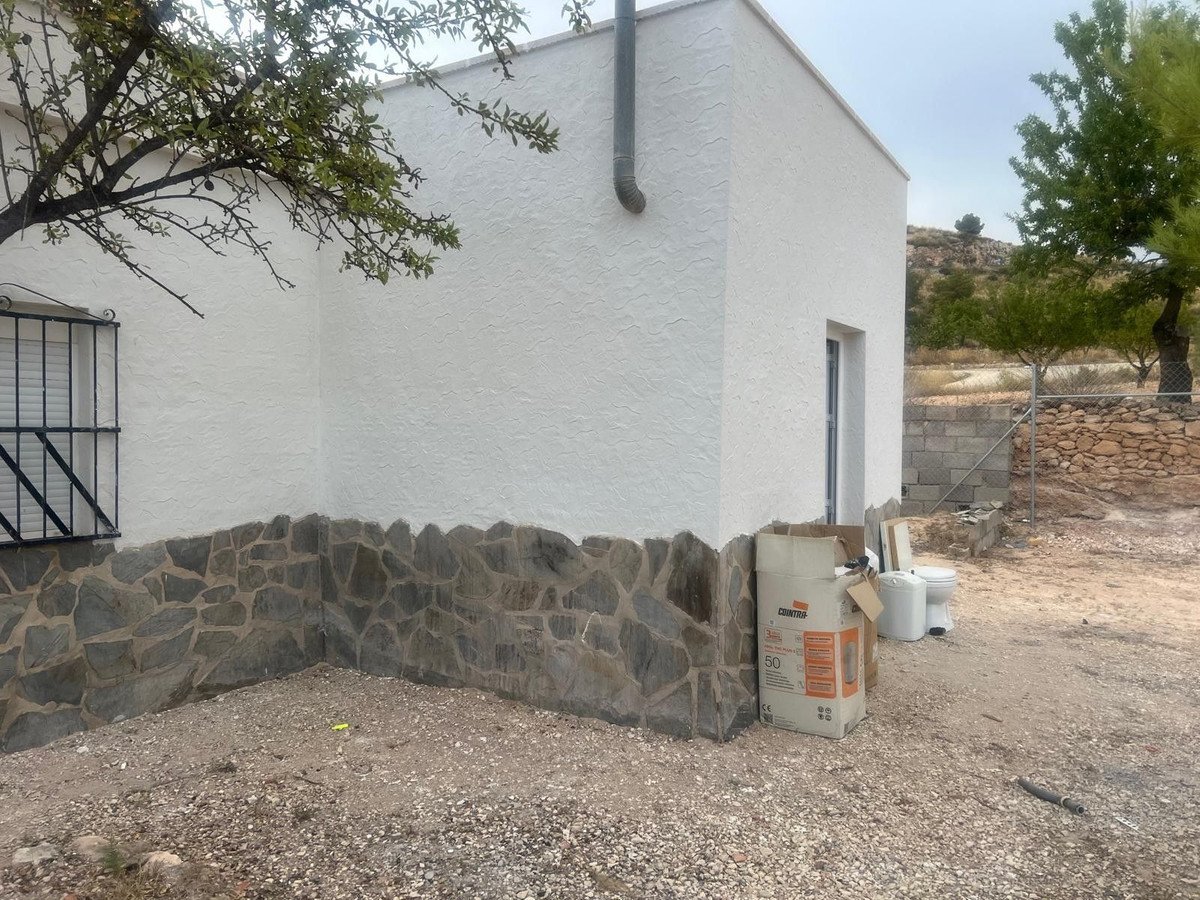 4 Bed Detached Villa in La Solana