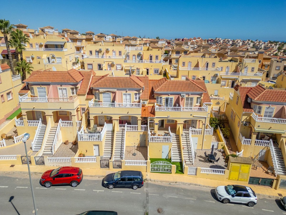 2 Bed Townhouse in Villamartin