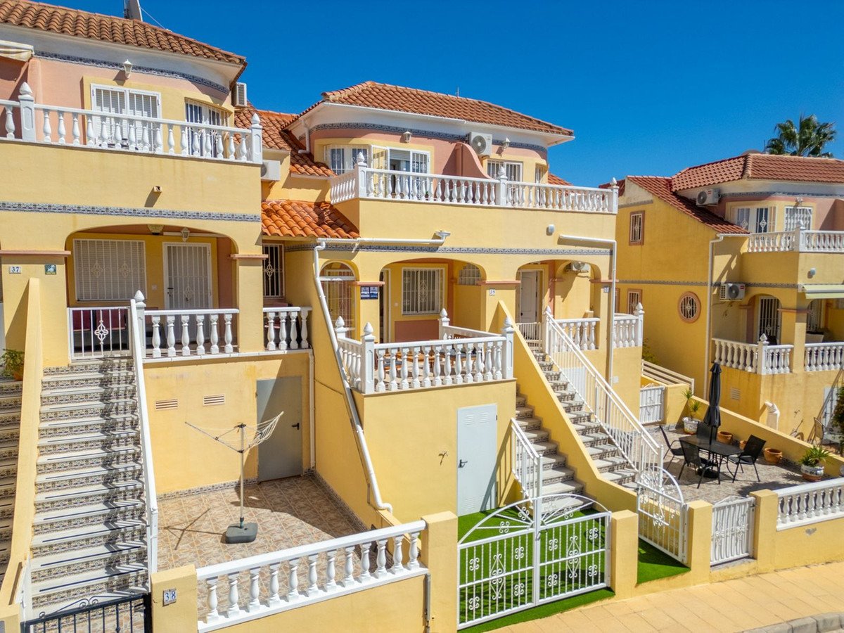 2 Bed Townhouse in Villamartin
