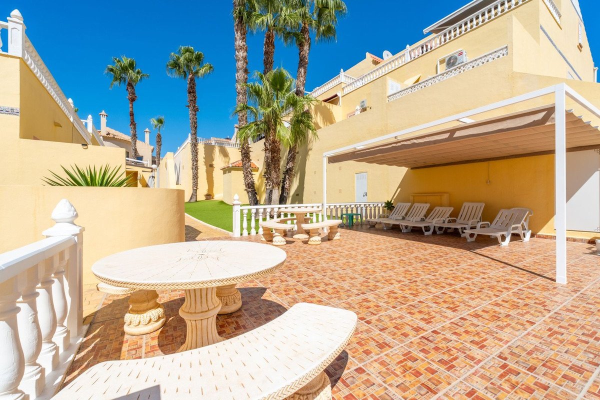2 Bed Townhouse in Villamartin