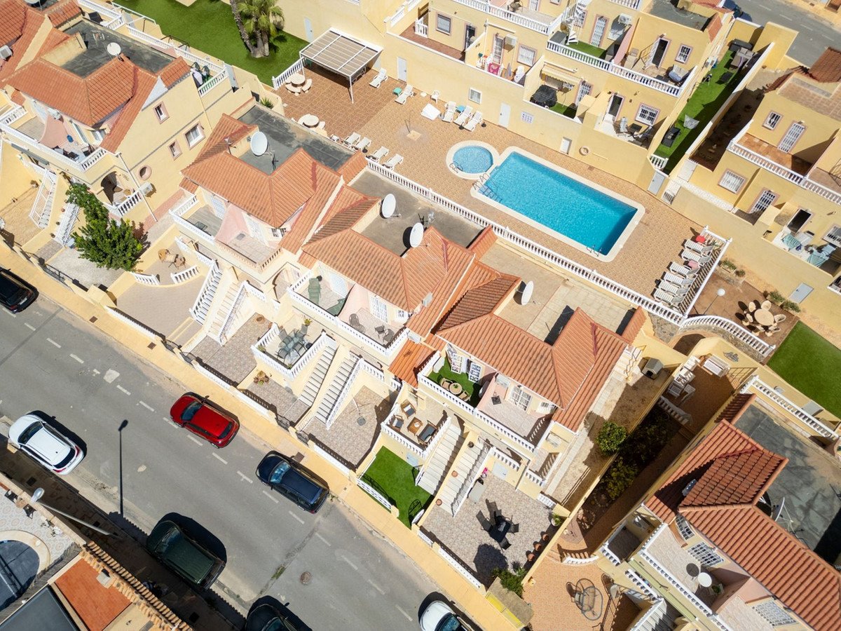 2 Bed Townhouse in Villamartin