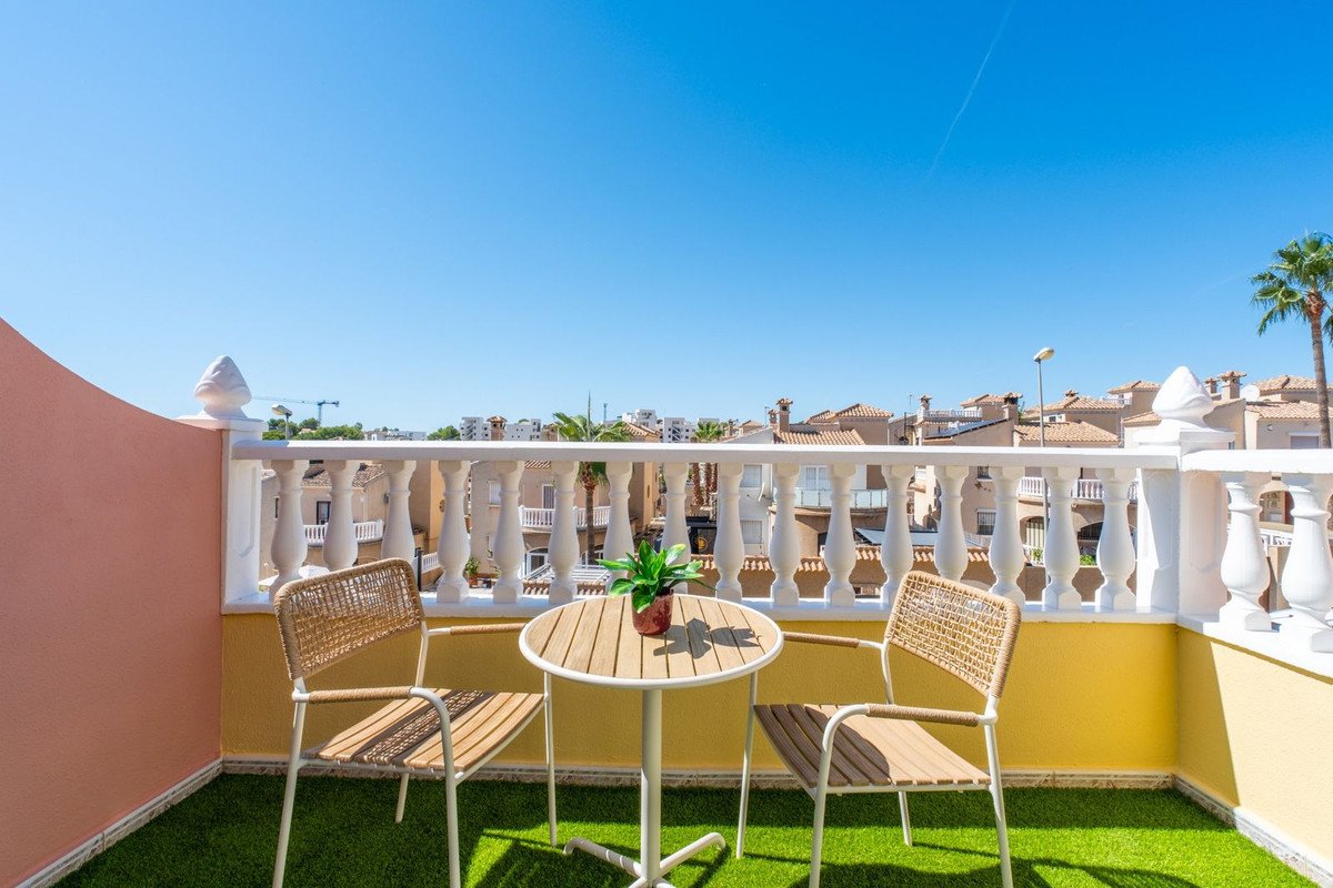 2 Bed Townhouse in Villamartin