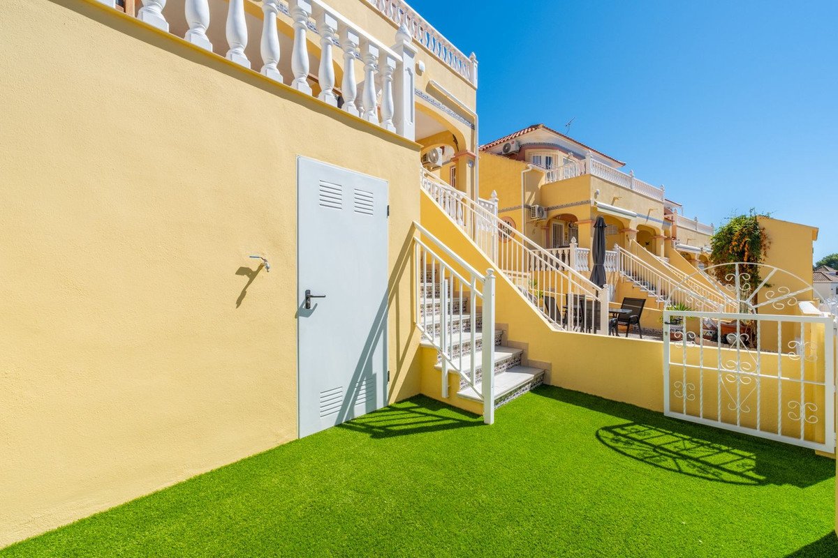 2 Bed Townhouse in Villamartin