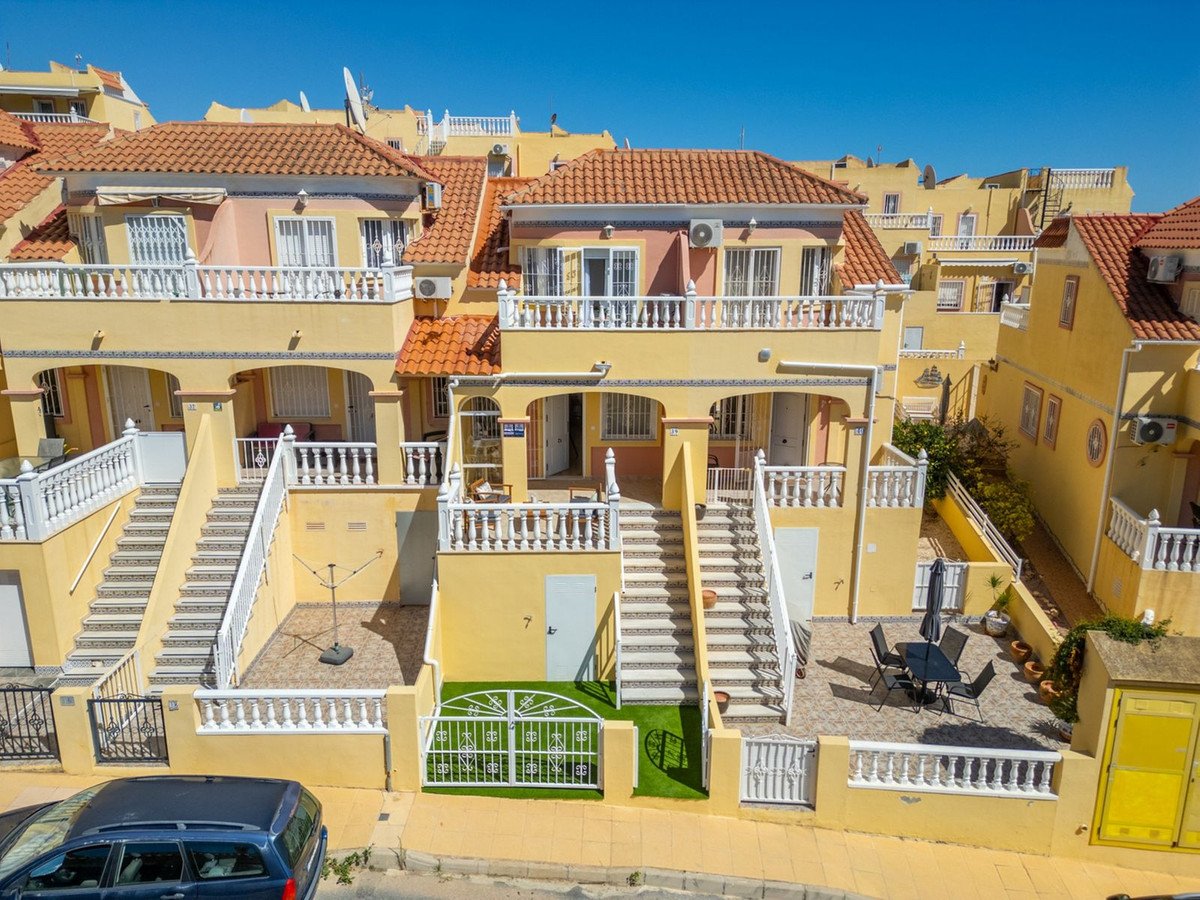 2 Bed Townhouse in Villamartin