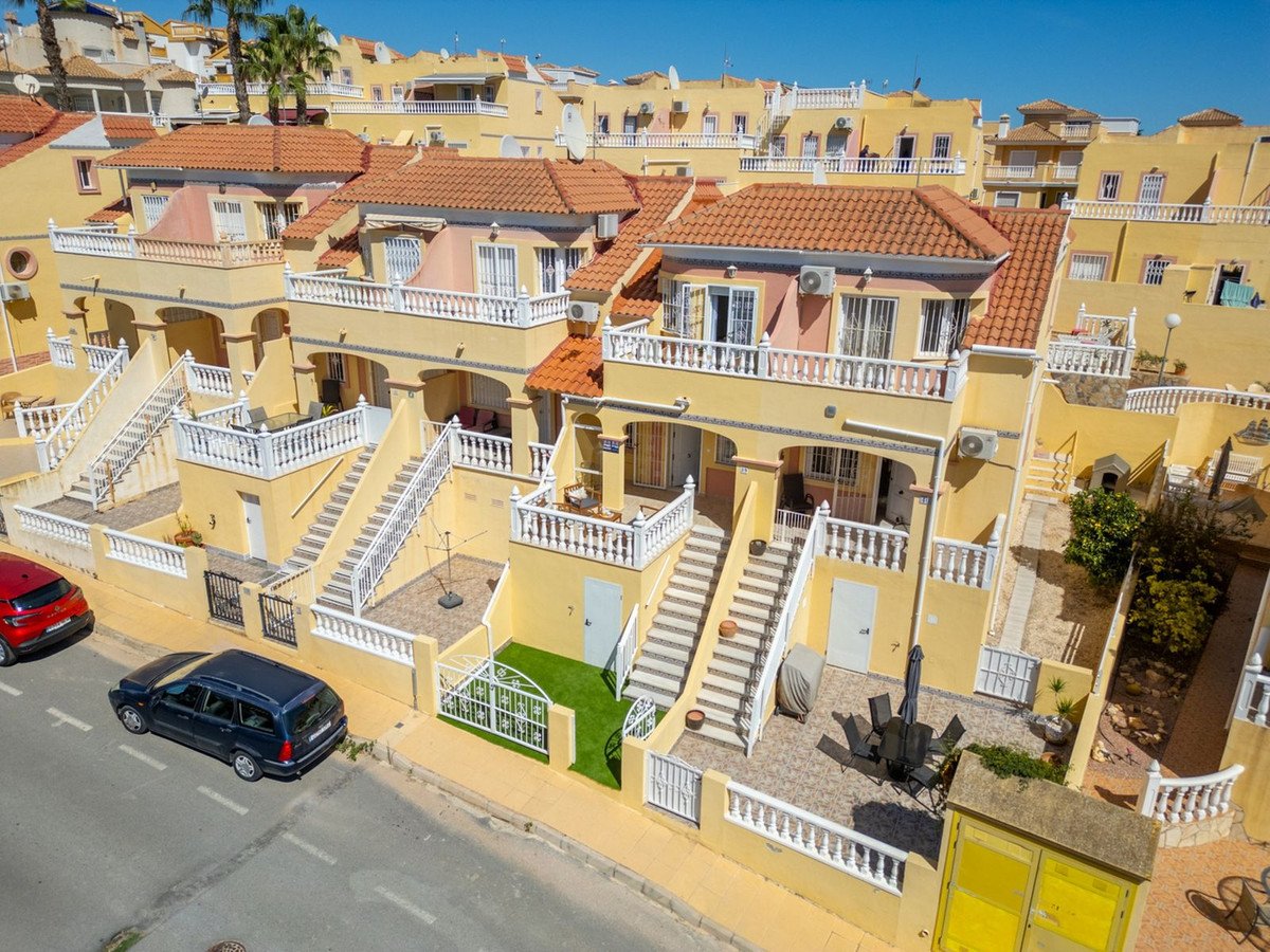 2 Bed Townhouse in Villamartin