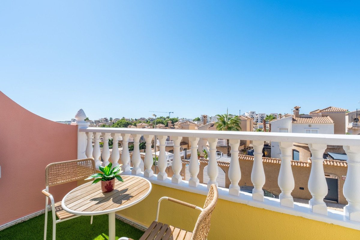 2 Bed Townhouse in Villamartin