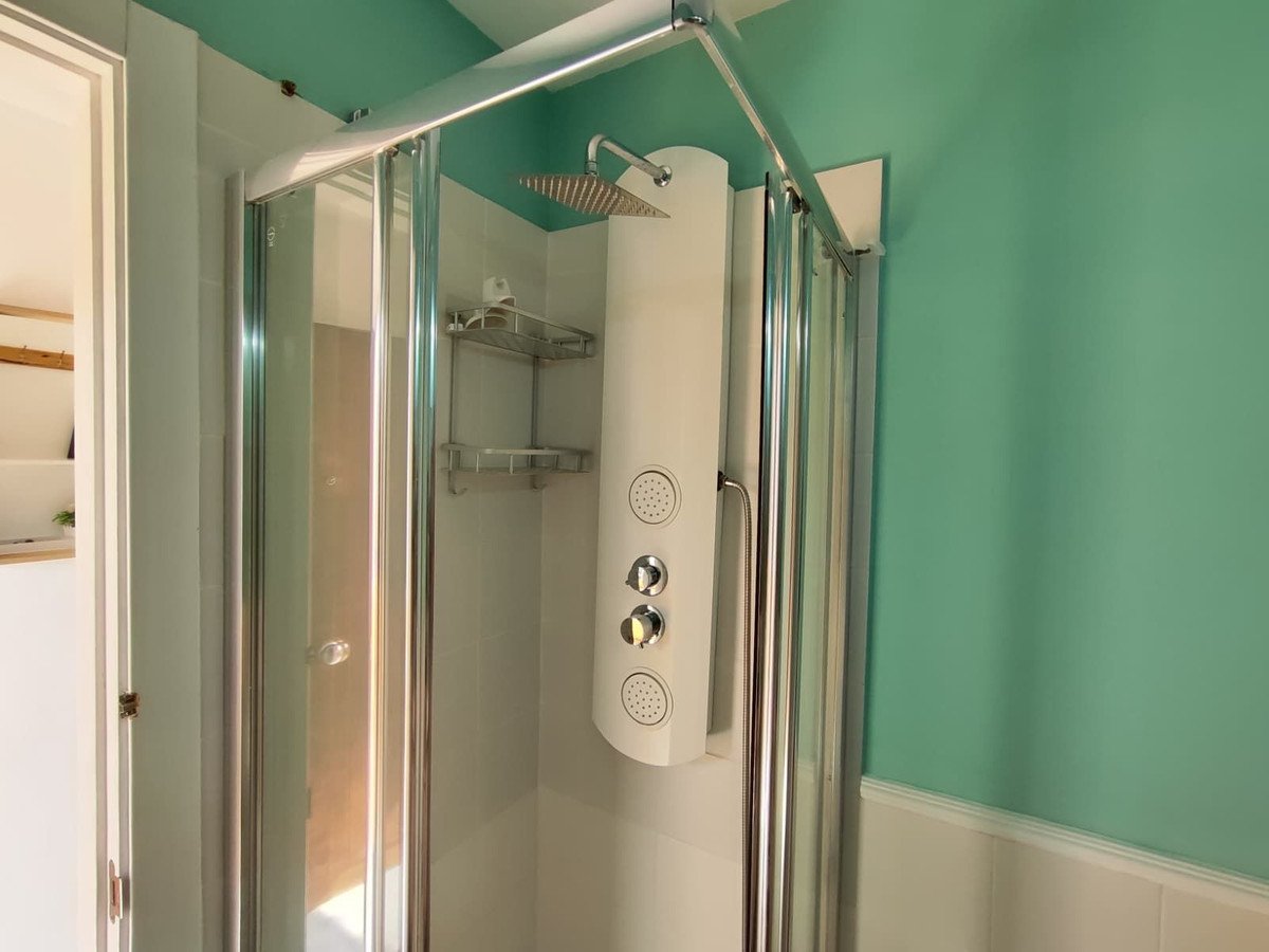 2 Bed Middle Floor Apartment in Fuengirola