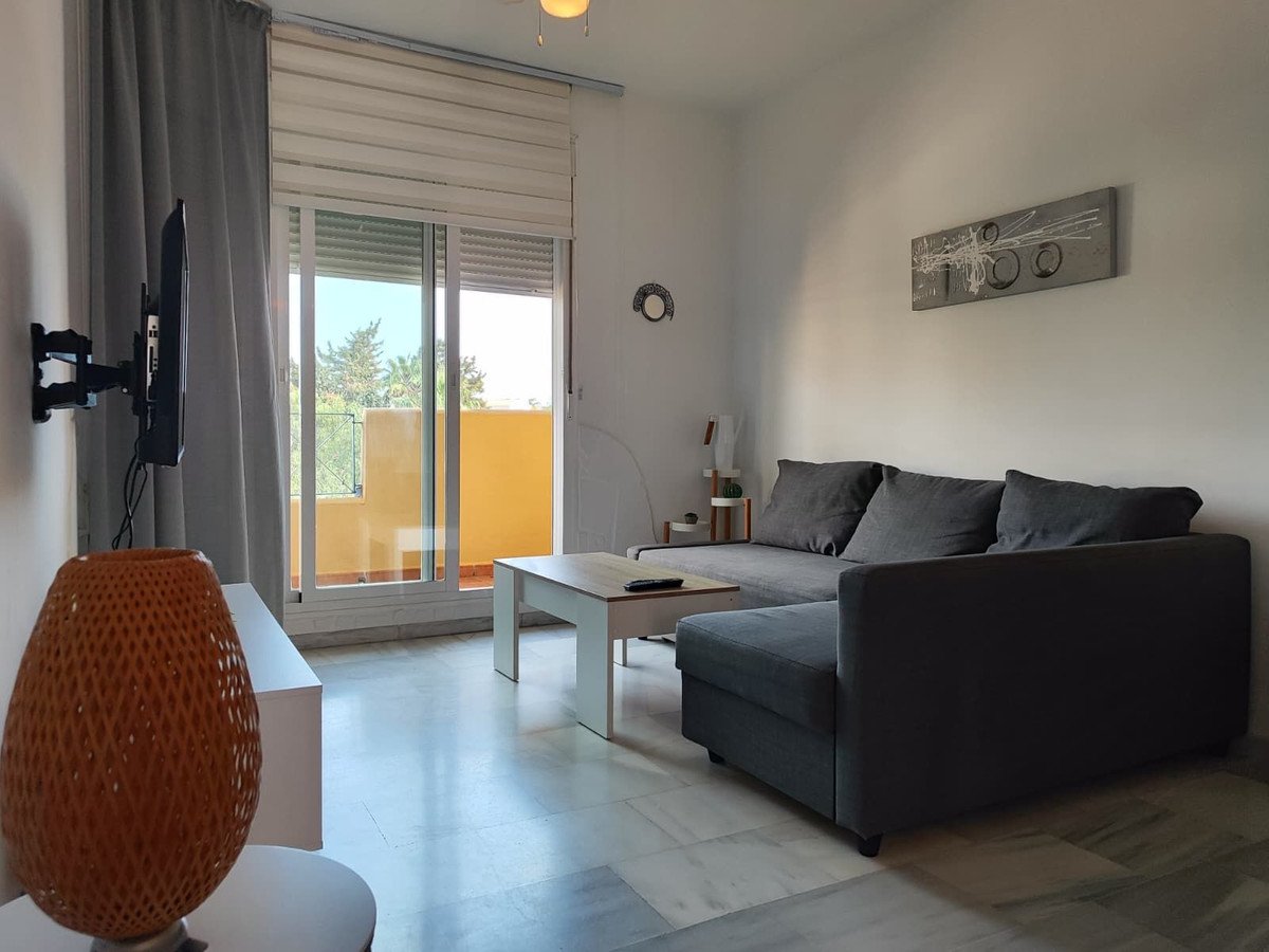 2 Bed Middle Floor Apartment in Fuengirola