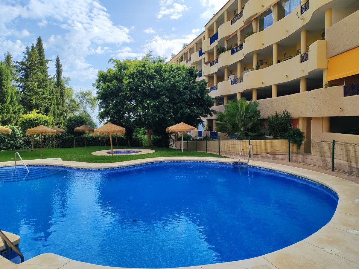 2 Bed Middle Floor Apartment in Fuengirola