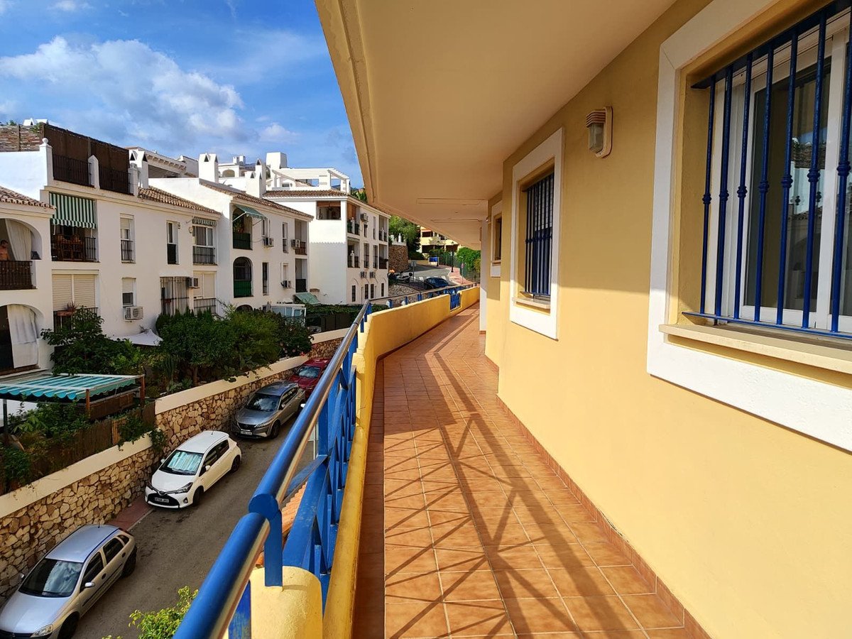 2 Bed Middle Floor Apartment in Fuengirola