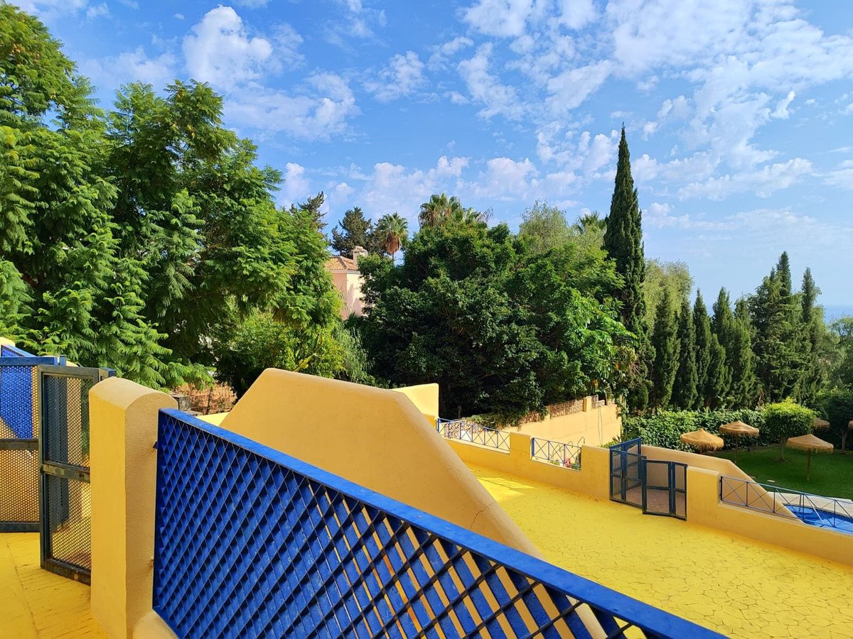 2 Bed Middle Floor Apartment in Fuengirola