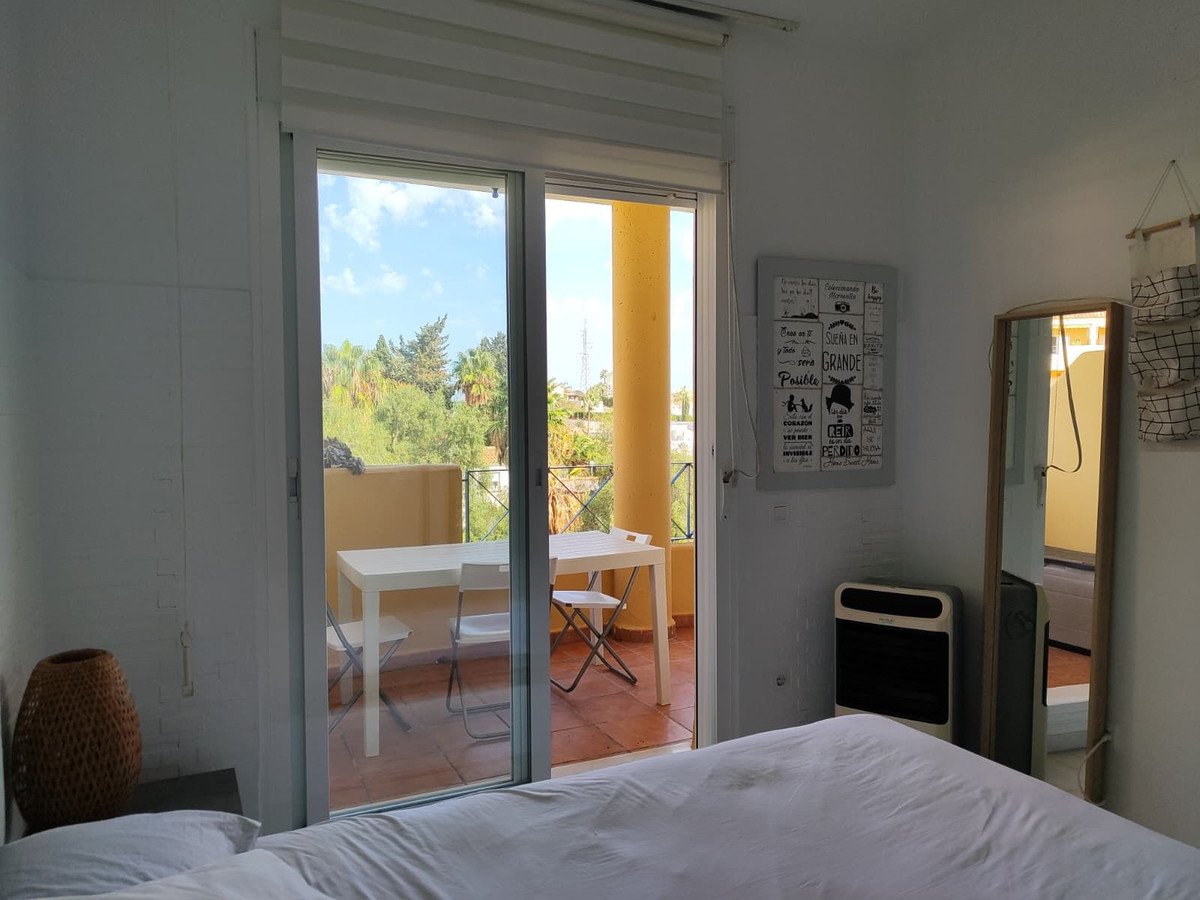 2 Bed Middle Floor Apartment in Fuengirola