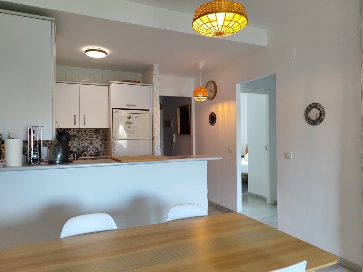 2 Bed Middle Floor Apartment in Fuengirola