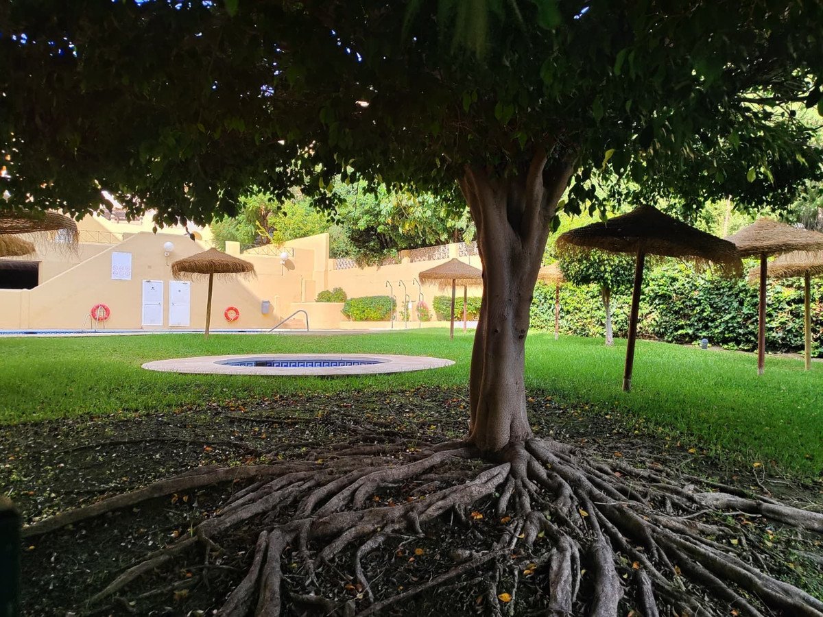 2 Bed Middle Floor Apartment in Fuengirola