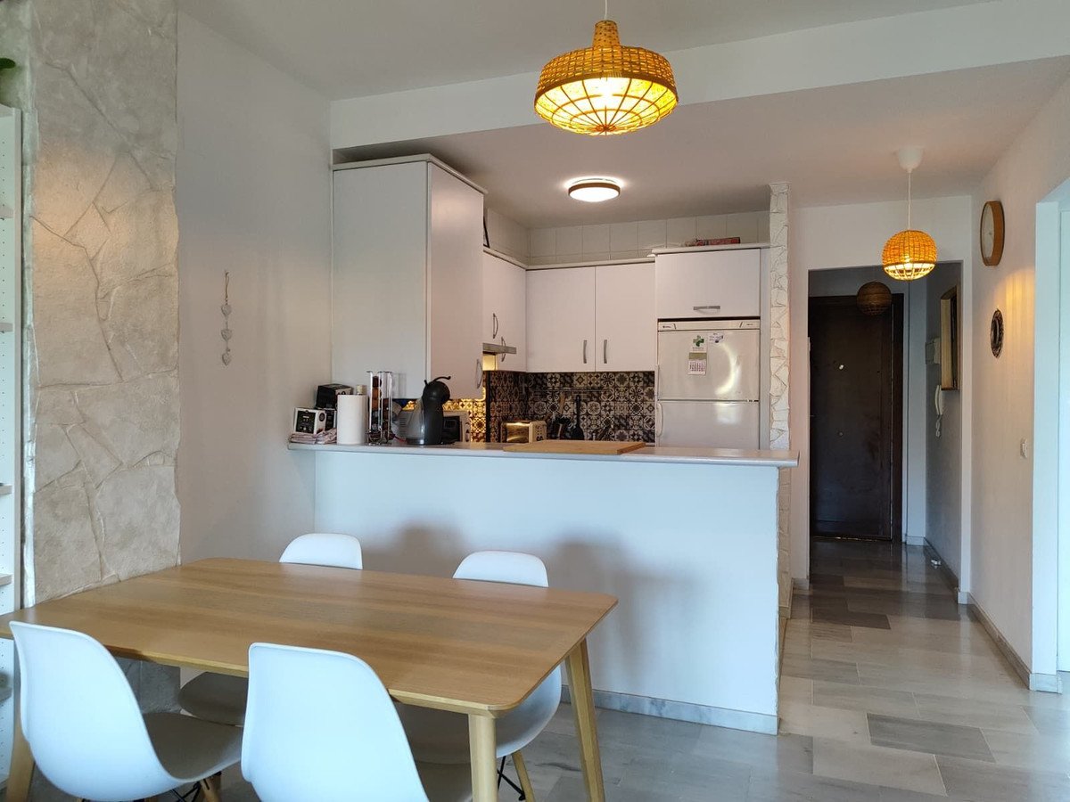 2 Bed Middle Floor Apartment in Fuengirola