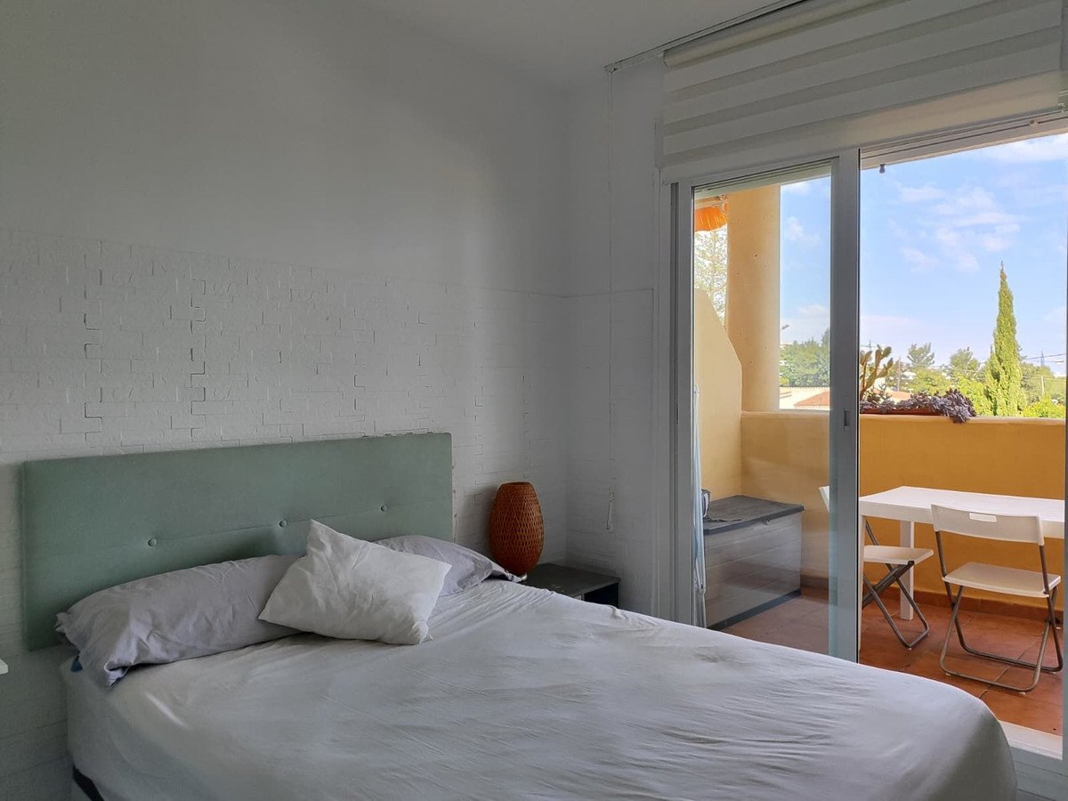 2 Bed Middle Floor Apartment in Fuengirola