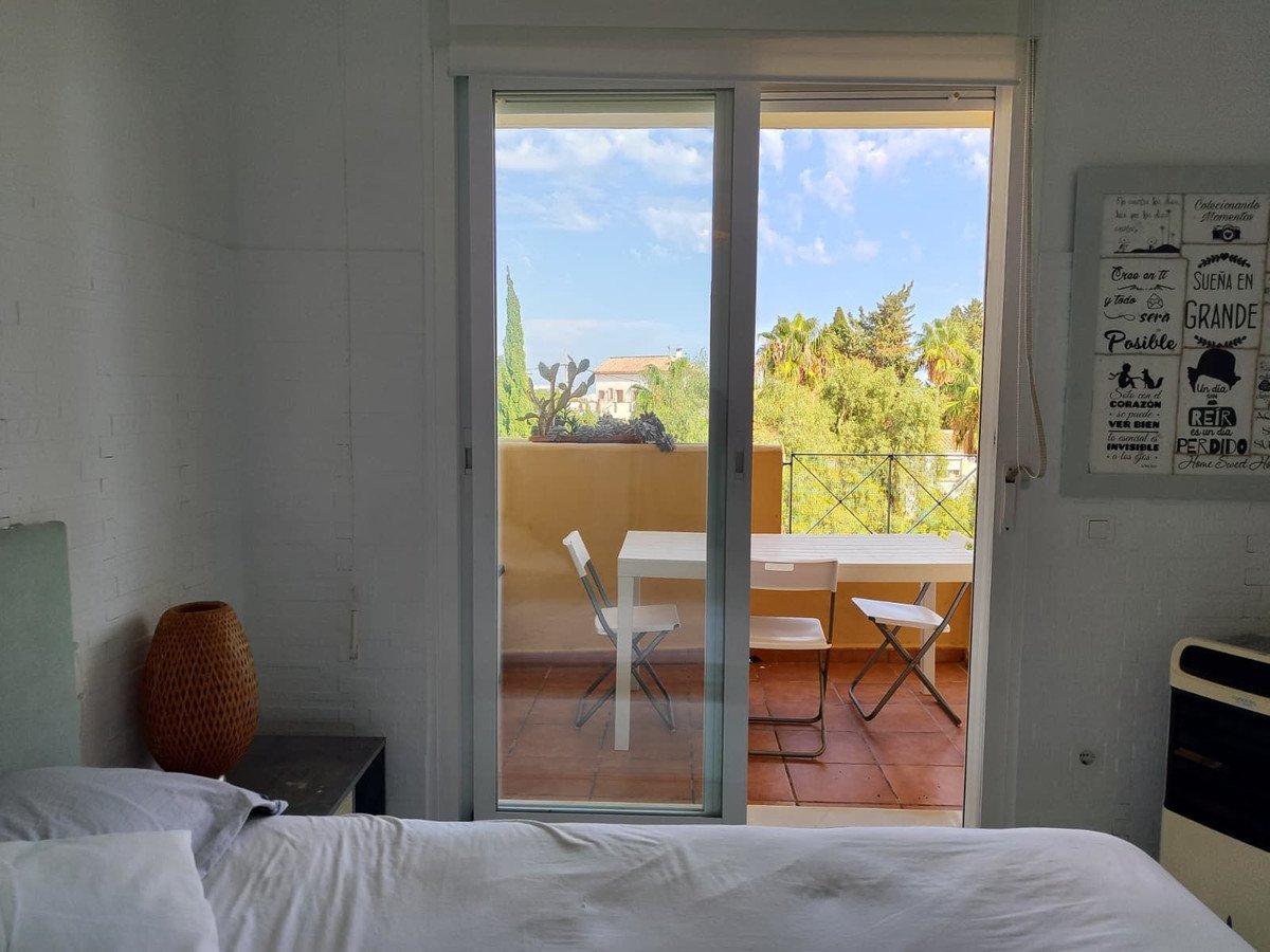 2 Bed Middle Floor Apartment in Fuengirola