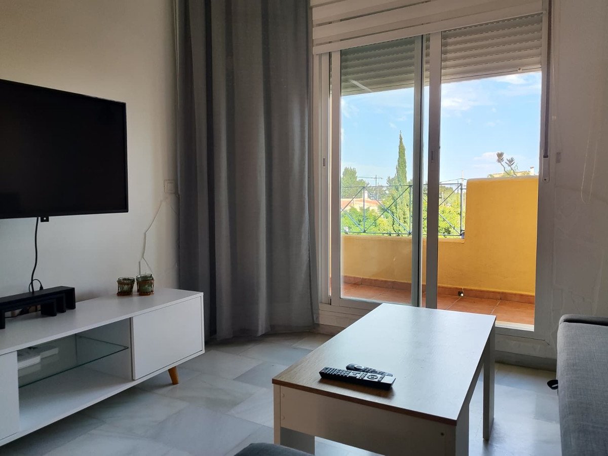 2 Bed Middle Floor Apartment in Fuengirola